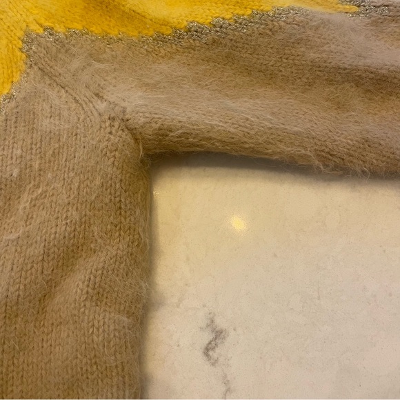 Juicy Couture 💛 Angora Sweater in Yellow & Tan Size M - Picture 8 of 9